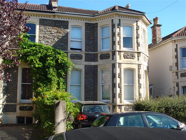 Garden Flat, Alexandra Park
