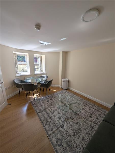 Basement Flat, Waverley Road